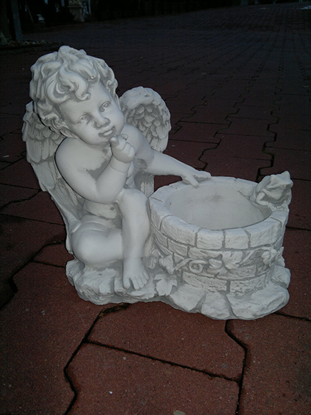 garden figure "Angel at the well"