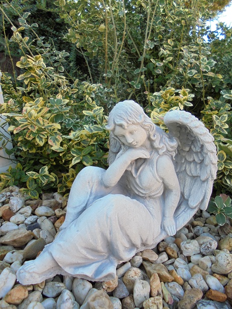 Gartenfigur, "nachdenklicher Engel" rechts, Park & Gartendekoration, Steinfigur, Grabfigur, Skulptur, Steinguss