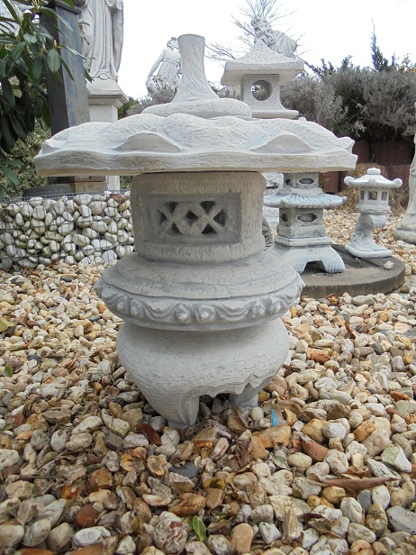 Japanische runde Steinlaterne, Yukimi, Rankei, Gartendekoration