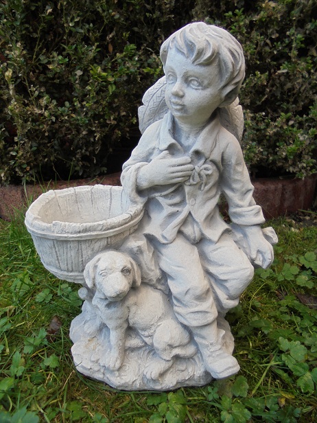 Steinfigur Junge mit Hund und Pflanztopf Steinguss Stein Figur Kind Frostsicher 