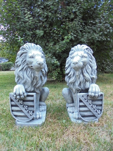 Gartenfiguren, Löwenpaar mit Wappen, je 53 cm Park & Gartendekoration, Steinfiguren, Skulpturen, Sachsenwappen