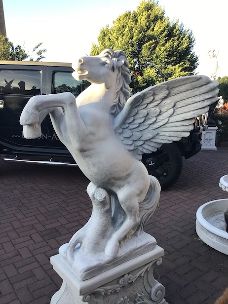 Steinfigur Pegasus, Tierfigur, Pferdefigur, H. 130 cm