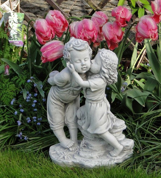 Gartenfigur, Steinfigur "dicker Kuss" Höhe: 47 cm, Skulptur, Park & Gartendekoration, Steinguss