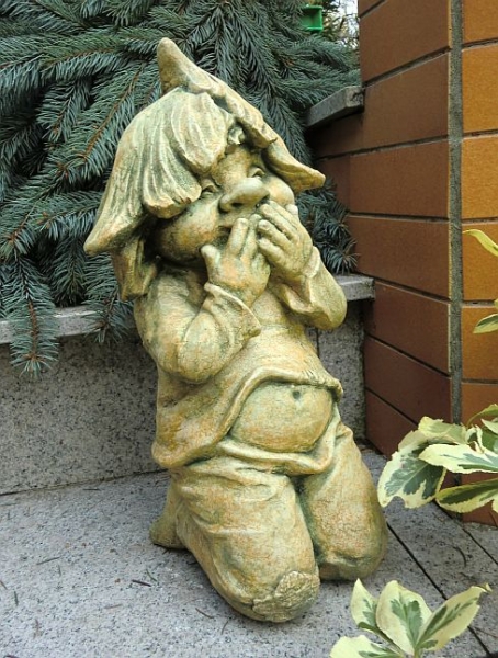 Gartenfigur, Gartenzwerg / Wichtel, 39 cm groß, Steinfigur, Gnom, Gartendekoration, Steinguss