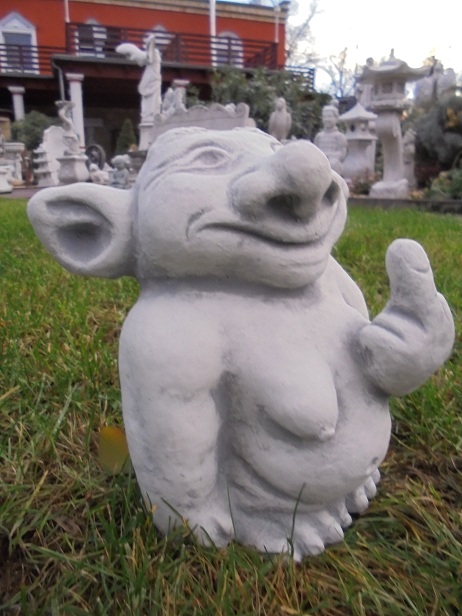 lustige Gartenfigur Troll "Frau Stinkefinger" Steinfigur, Park & Gartendekoration, Skulptur, Wichtel, Steinguss