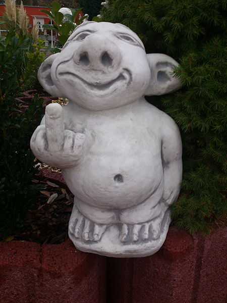 Gartenfigur, Troll XXL "Mann Stinkefinger" Höhe 38 cm, Steinfigur, Park & Gartendekoration, Skulptur