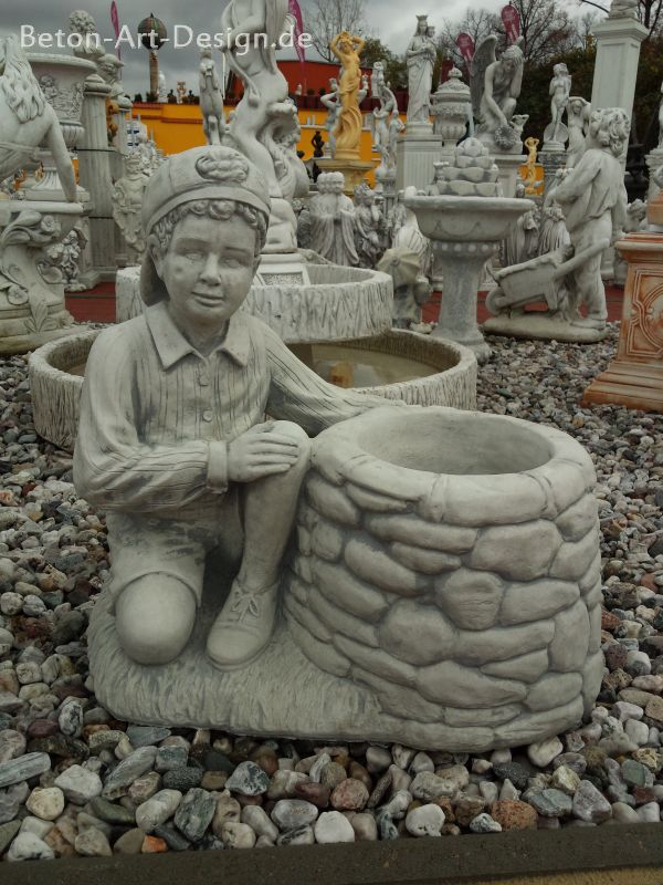 Gartenfigur, Junge am Steinbrunnen, Pflanzbrunnen, 64 cm hoch, Park & Gartendekoration, Skulptur, Steinfigur, Steinguss