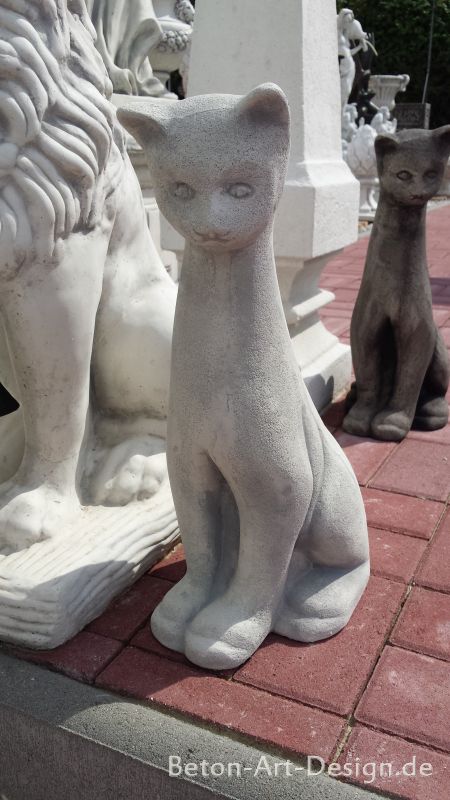 Garden figure "cat left" 39 cm high concrete Gartendeko