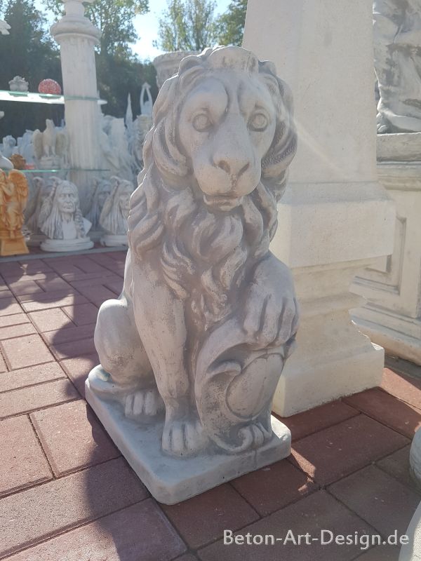 Garden statue "Lion right" 54 cm - pillar figure