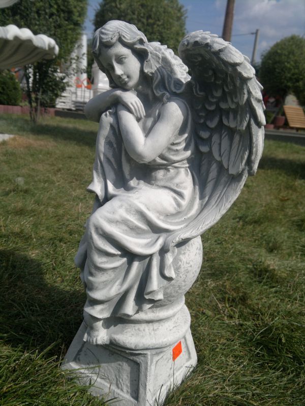 Gartenfigur "Engel auf der Kugel" 40 cm hoch, Skulptur, Park & Gartendekoration, Steinfigur, Steinguss