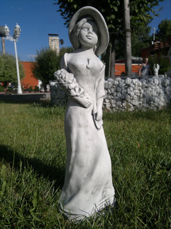 Gartenfigur, Steinfigur "Frau von Henry" Höhe 48 cm, Skulptur, Gartendekoration, Steinguss