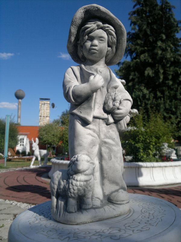 Skulptur, Steinfigur, "Junge mit Schaaf" 38 cm hoch, Park & Gartendekoration, Gartenfigur, Steinguss