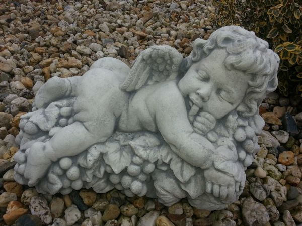 Gartenfigur, Dekofigur, Engel liegend, Länge 41 cm, Park & Gartendekoration, Skulptur, Steinfigur, Steinguss