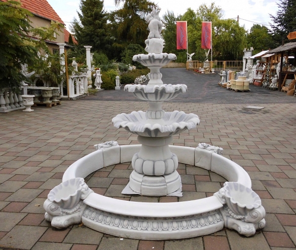 Kaskadenbrunnen mit großen Becken und Muscheldeko, Steinbrunnen, Springbrunnen, Park & Gartendekoration