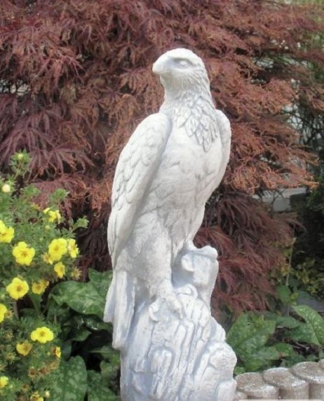 Falke, Statue, Gartenfigur, Steinfigur, Gartendeko, Skulptur