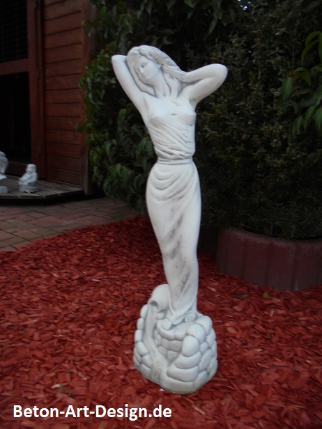Gartenfigur, Park & Gartendekoration "Frau auf Fels" Steinfigur, Skulptur, Steinguss, Statue