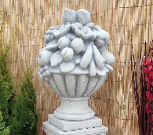Pfeilerschmuck, Pfeilerkrönung / Früchtekorb, 56 cm hoch, Park & Gartendekoration, Steinguss