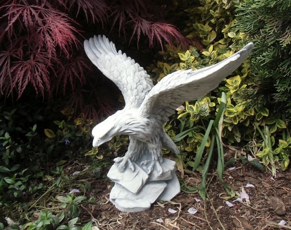 Gartenfigur, Adler 33 cm groß ausgebreitete Flügel, Gartendekoration, Skulptur