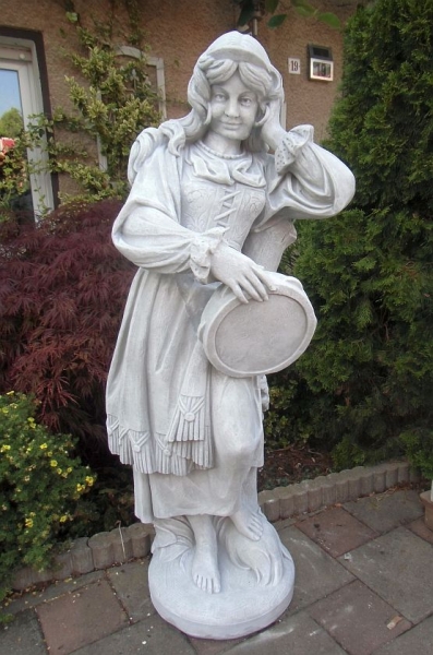 Gartenfigur, Steinfigur "Frau mit Tamburin" Park & Gartendekoration, Betonfigur, Statue, Steinguss