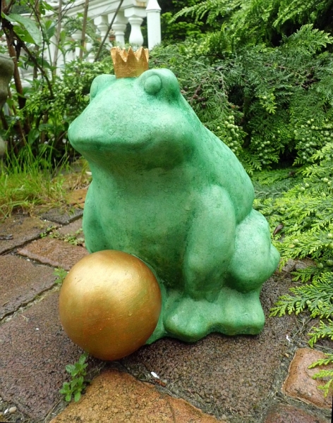 Gartenfigur "Froschkönig" Skulptur, Steinfigur, Teichfigur, Park & Gartendekoration