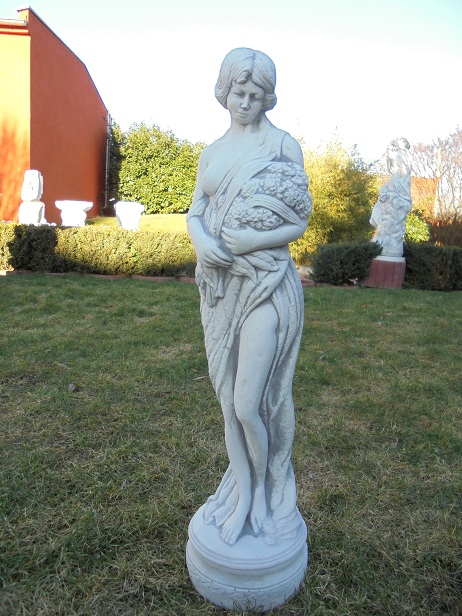 Gartenfigur "Frau mit Blumen" Höhe 76 cm