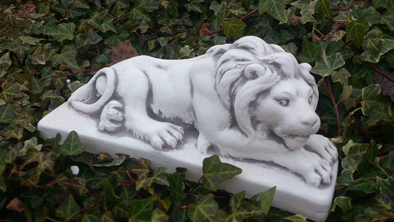 plate lion lion lying height 13 cm plate lion lion lying height 13 cm